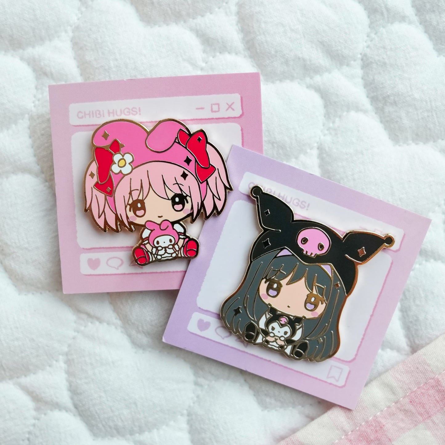 LAST CHANCE: Puella Magi Madoka Magica Chibi Hug Enamel Pins – Homura & Madoka