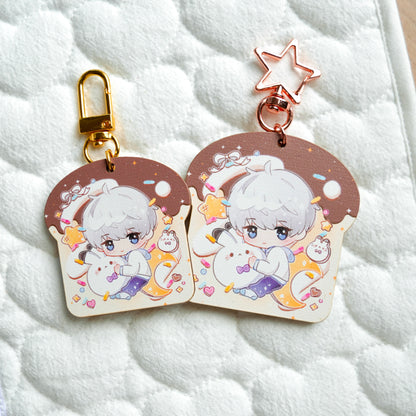 Love and Deepspace – Xavier Toast Wooden Keychain