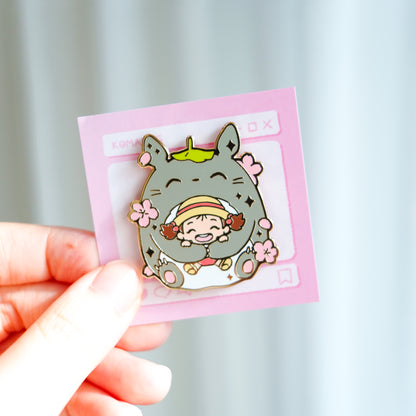 Nostalgia Movie Series Chibi Hug Enamel Pins – Howl & More