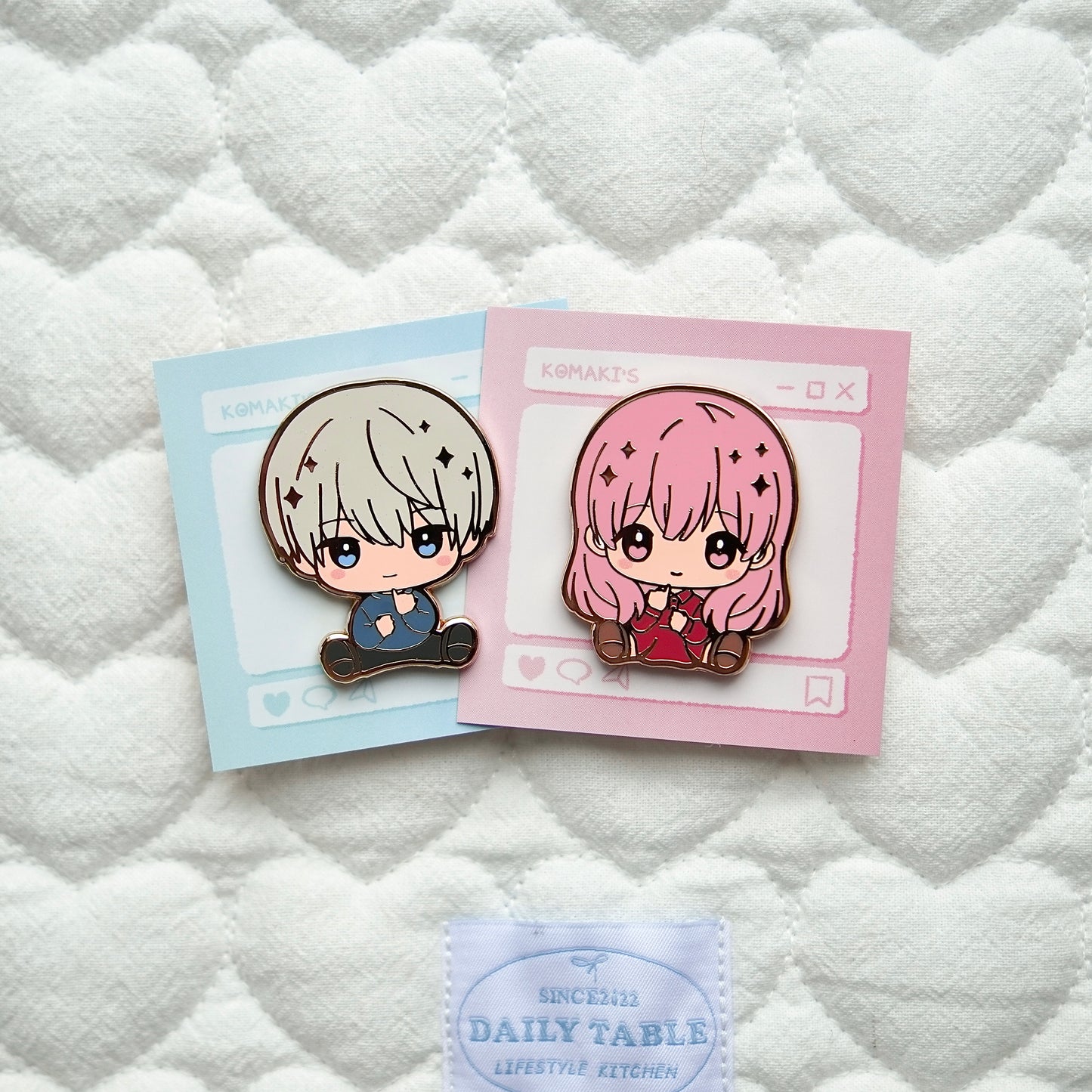 A Sign of Affection Chibi Hug Enamel Pins – Yuki & Itsuomi
